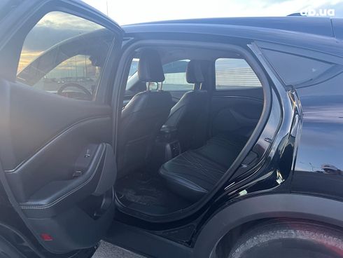 Ford Mustang Mach-E 2023 черный - фото 32