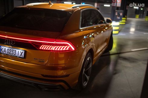 Audi Q8 2018 оранжевый - фото 12