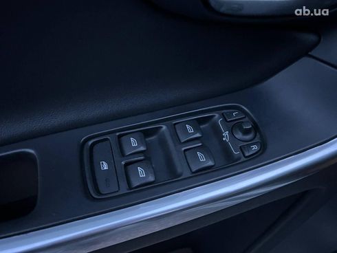 Volvo XC60 2013 серый - фото 15