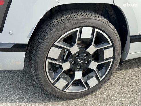 Hyundai Kona 2023 серый - фото 10