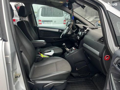 Opel Zafira 2010 серый - фото 31