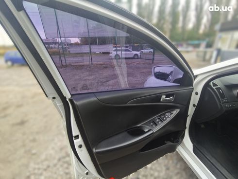 Hyundai Sonata 2016 белый - фото 10