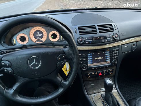 Mercedes-Benz E-Класс 2005 черный - фото 8