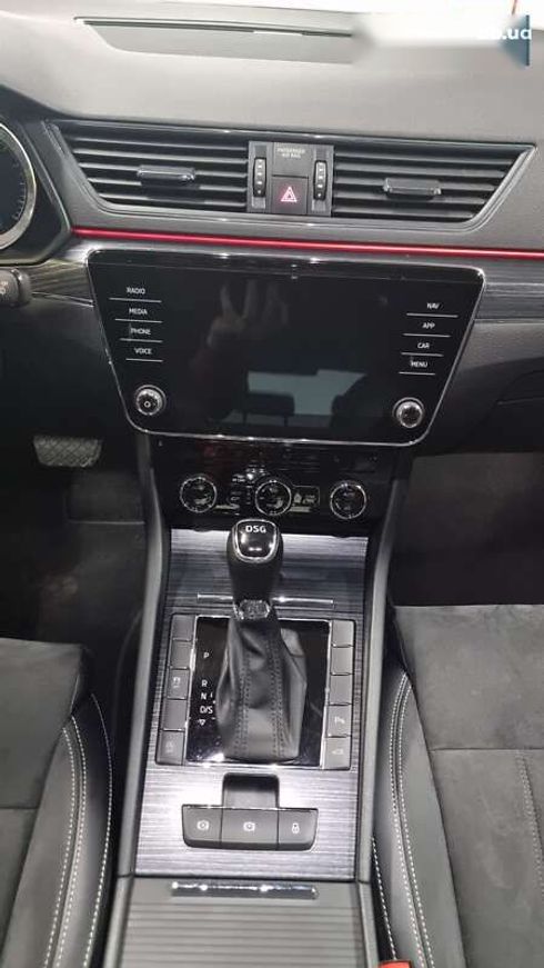Skoda Superb 2021 - фото 10