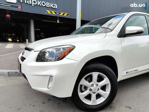 Toyota RAV4 2013 - фото 5