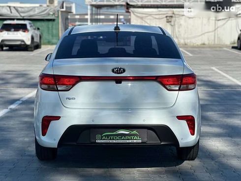 Kia Rio 2018 - фото 8