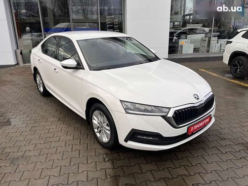 Skoda Octavia 2021 - фото 7