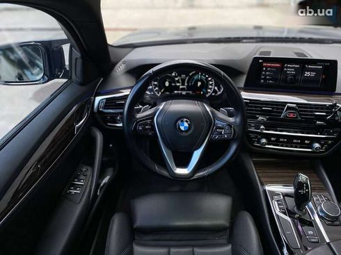 BMW 5 серия 2018 - фото 6