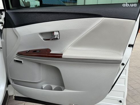 Toyota Venza 2009 белый - фото 19