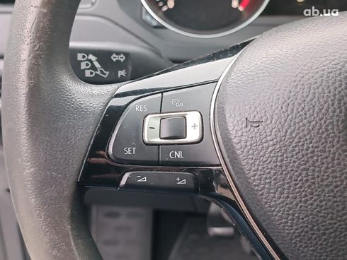 Volkswagen Jetta 2015 белый - фото 21