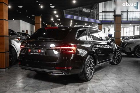 Skoda Superb 2020 - фото 8