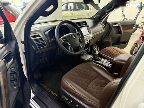 Toyota Land Cruiser Prado 2019 - фото 8