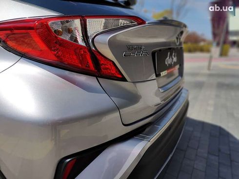 Toyota C-HR 2016 - фото 16