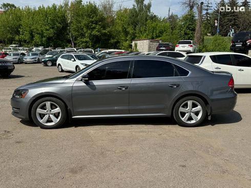 Volkswagen Passat 2015 серый - фото 8