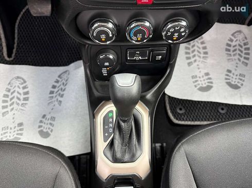 Jeep Renegade 2017 - фото 19