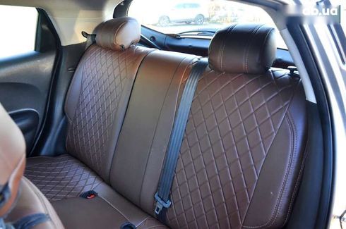 Nissan Juke 2017 - фото 20