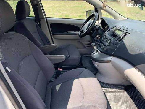 Mitsubishi Grandis 2006 - фото 21