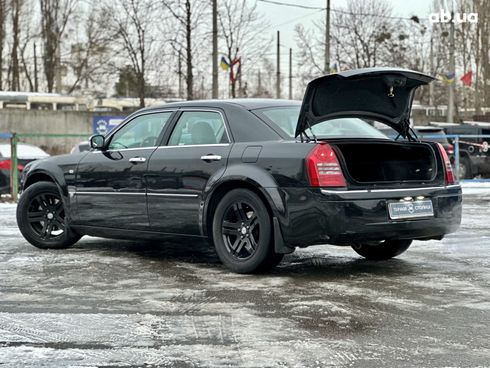 Chrysler 300C 2005 черный - фото 8