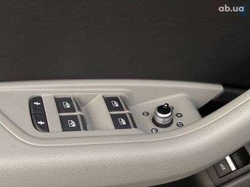Audi A4 2018 - фото 25