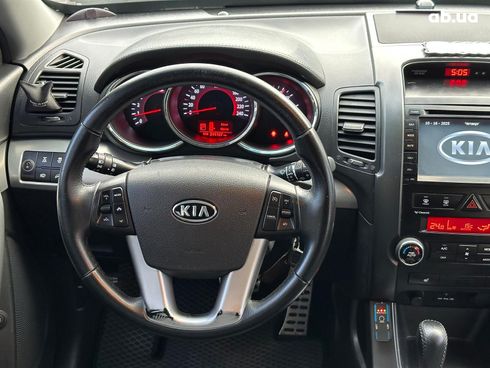 Kia Sorento 2011 белый - фото 20