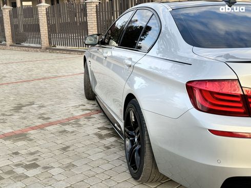 BMW 5 серия 2011 серебристый - фото 6