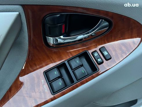 Toyota Camry 2010 белый - фото 81