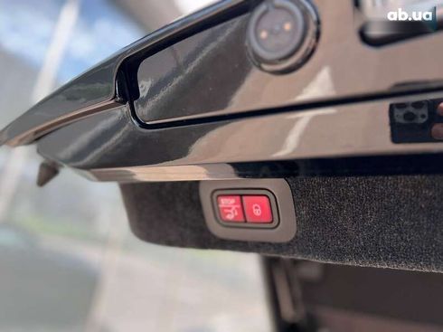 Aston Martin DBX 2021 - фото 26