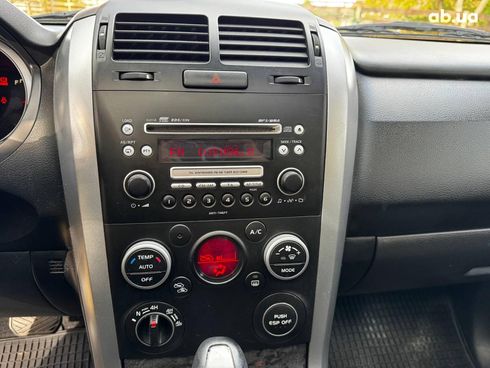 Suzuki Grand Vitara 2010 белый - фото 16