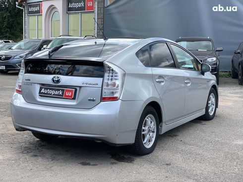 Toyota Prius 2010 серый - фото 13