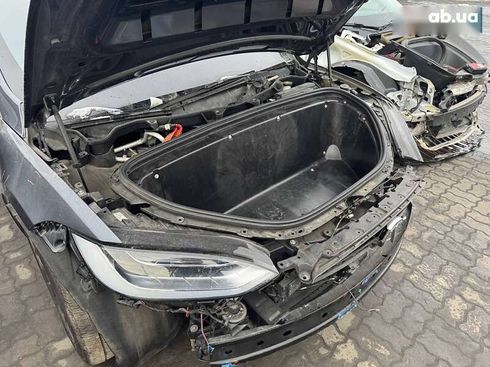 Tesla Model X 2018 - фото 13