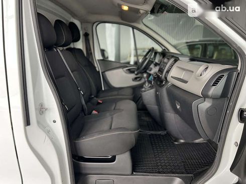 Renault Trafic 2019 - фото 25