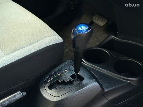 Toyota Aqua 2015 белый - фото 21