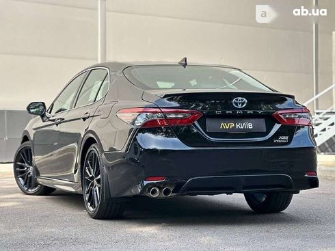 Toyota Camry 2023 - фото 18