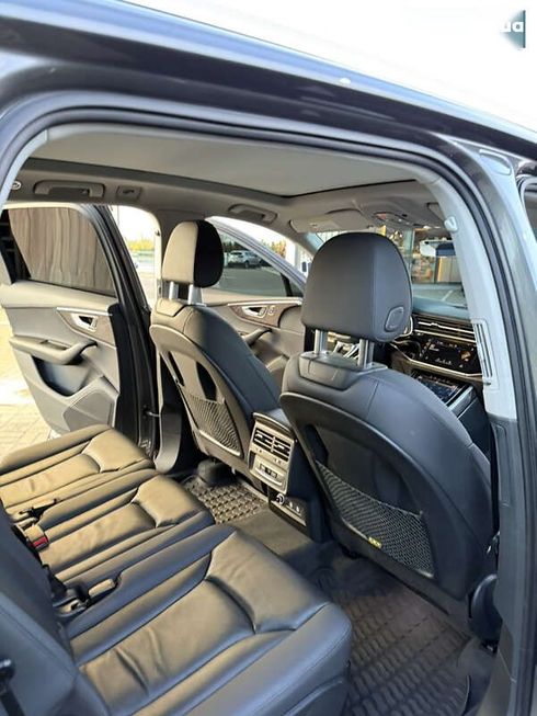 Audi Q7 2020 - фото 27