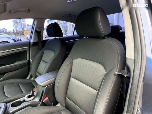 Hyundai Elantra 2018 - фото 29
