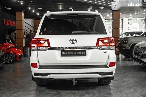 Toyota Land Cruiser 2017 - фото 7