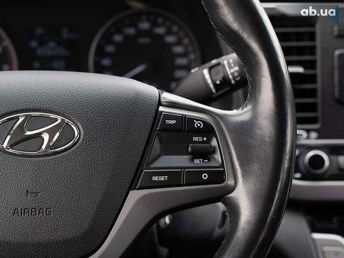 Hyundai Elantra 2018 - фото 18