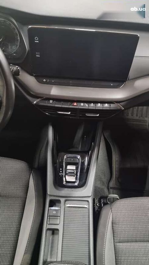 Skoda Octavia 2021 - фото 8