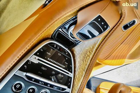 Aston Martin DB11 2017 - фото 30