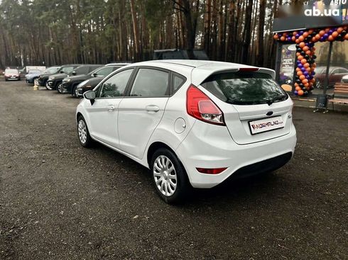 Ford Fiesta 2015 - фото 8