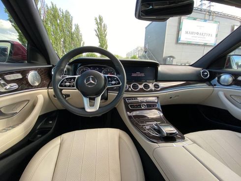 Mercedes-Benz E-Класс 2019 красный - фото 10