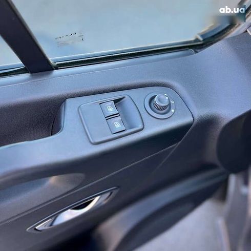 Renault Trafic 2019 - фото 18