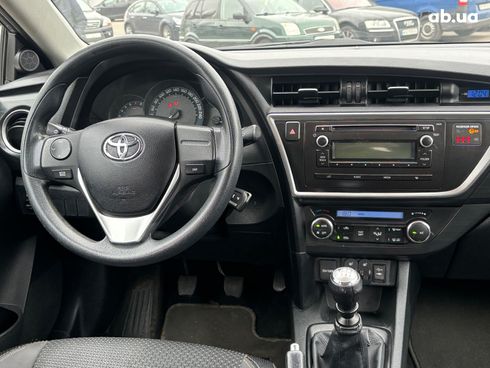 Toyota Auris 2013 бежевый - фото 22