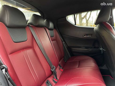 Toyota C-HR 2019 белый - фото 28