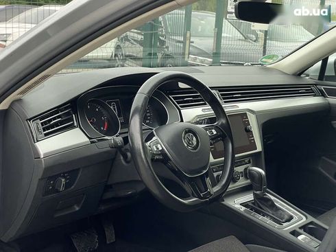 Volkswagen Passat 2017 - фото 25