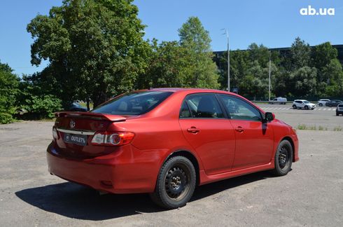 Toyota Corolla 2012 красный - фото 4