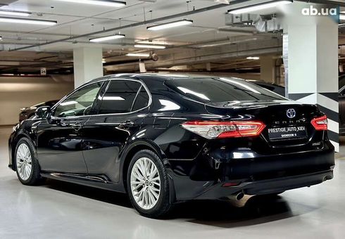 Toyota Camry 2019 - фото 25