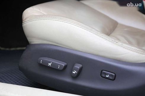 Lexus IS 2010 - фото 23