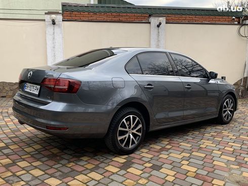 Volkswagen Jetta 2016 серый - фото 2