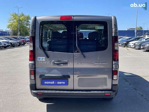 Renault Trafic 2019 - фото 8